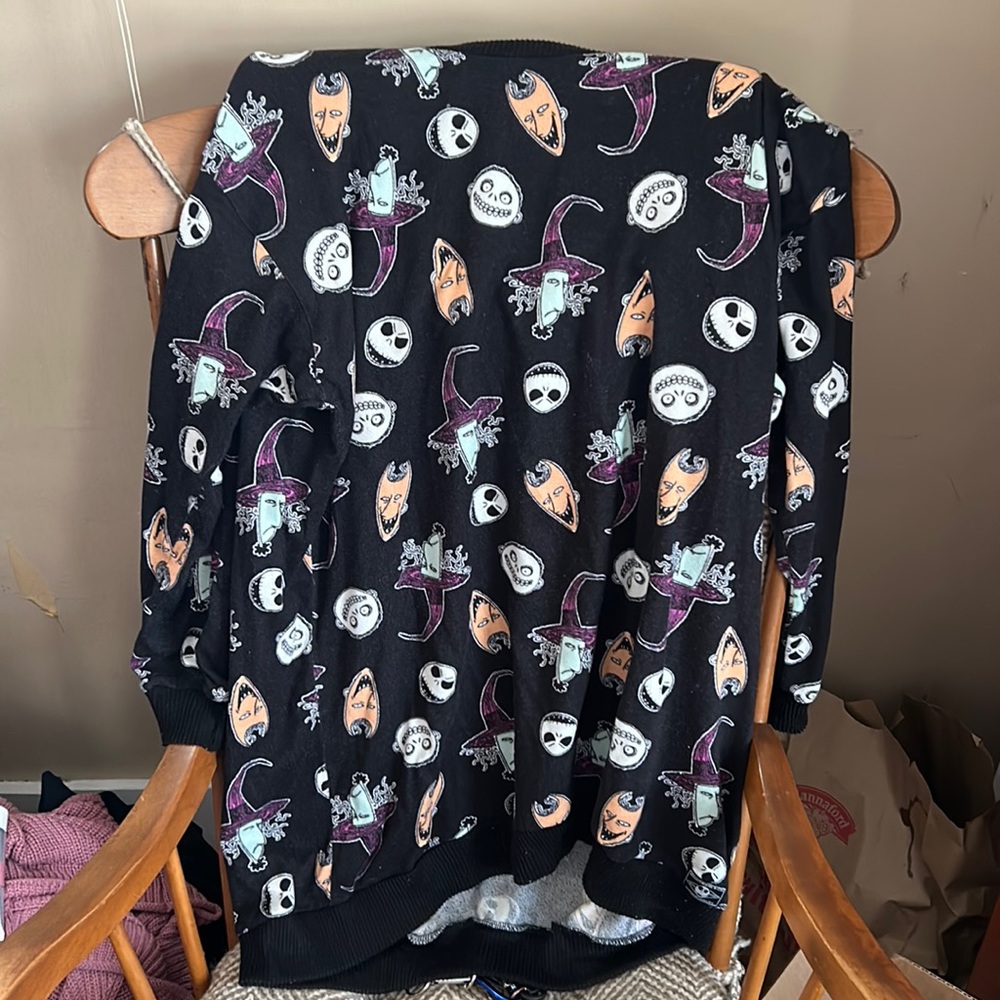 Size large Disney Tim burtons nightmare before Christmas sleep shirt!